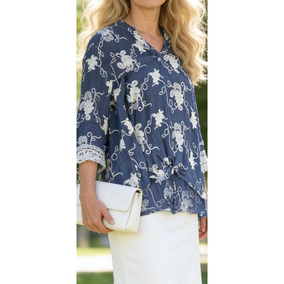 Lauen Michelle Tops - Lauen Michelle 100 %  Cotton / Blue Embroidered Shirt